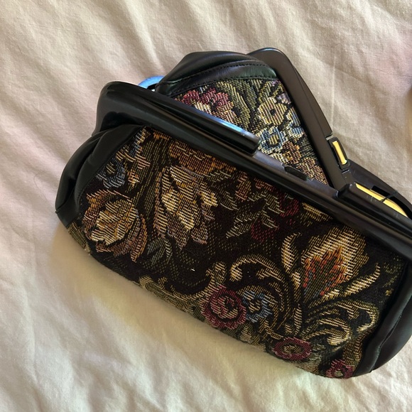 American Vintage Floral Clutch - Picture 5 of 8